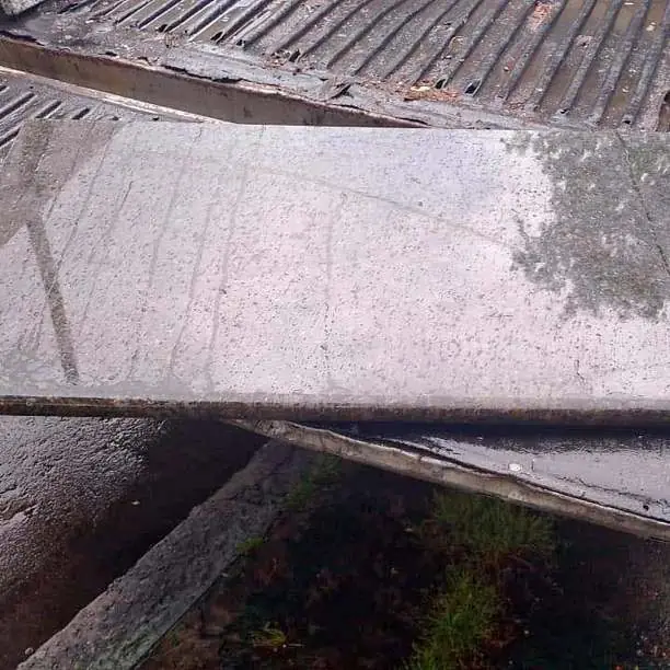 Dos cortes de mármol de 94 57 por 2 cm de espesor