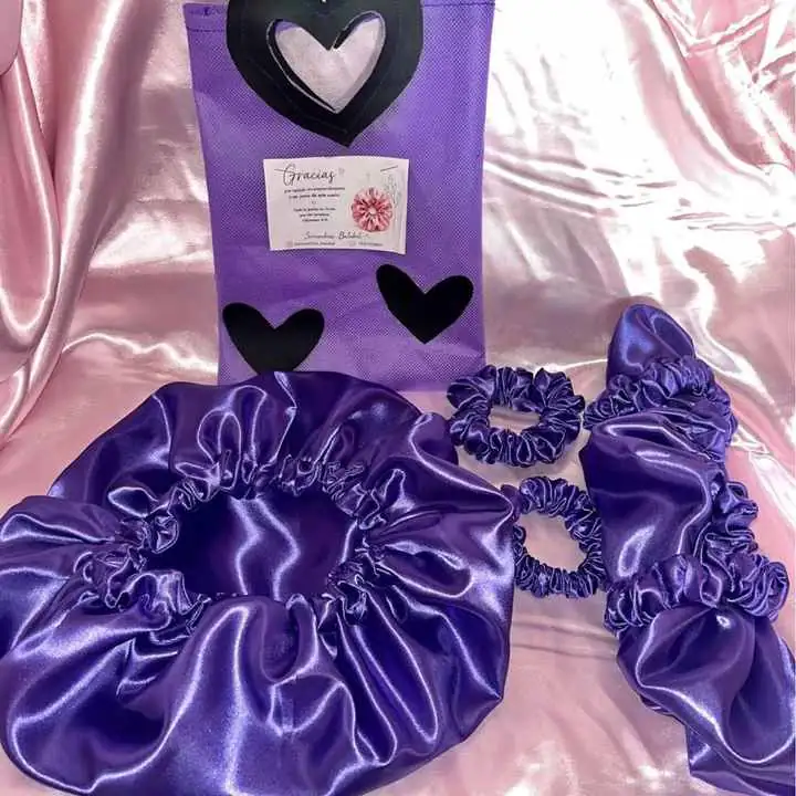 Kit gorrito y scrunchies anti frizz , para mantener un cabello cuidado sedoso y sin puntas cortadas