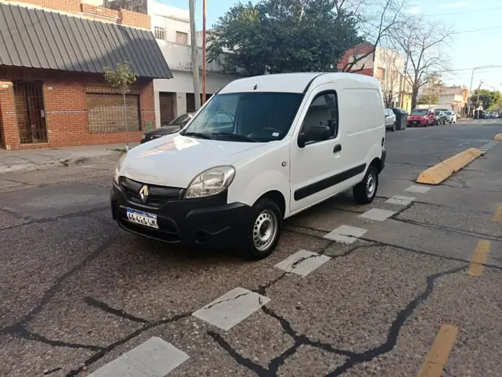 Kangoo 2016 aire y dirección Único dueño 230.000 km Muy cuidada $ 11.700.000