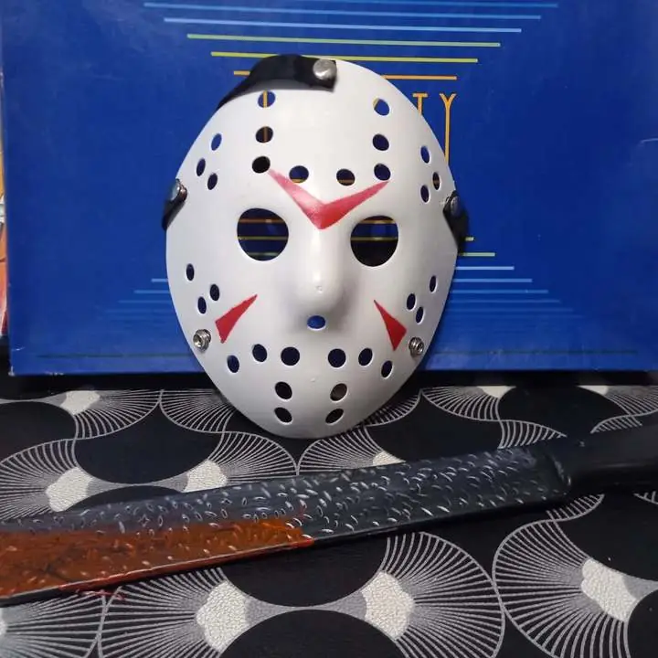Mascara jason + machete