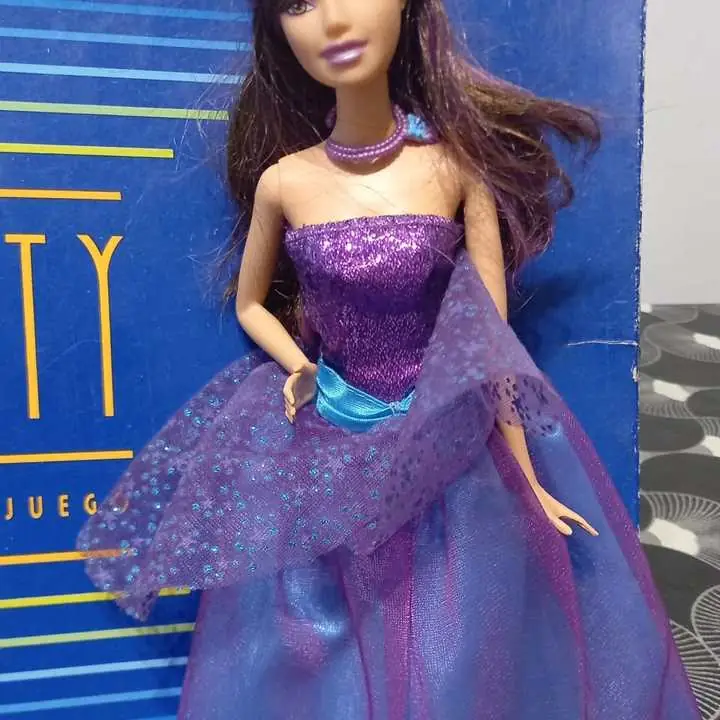 Barbie parisina mattel