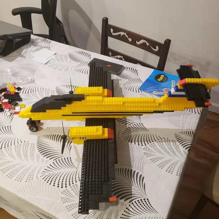 Avion Rasti