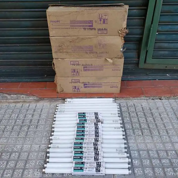 Combo x 90 tubo fluorescente luz día Philips 15 w 6500 k - 45 x 2.6 cm
