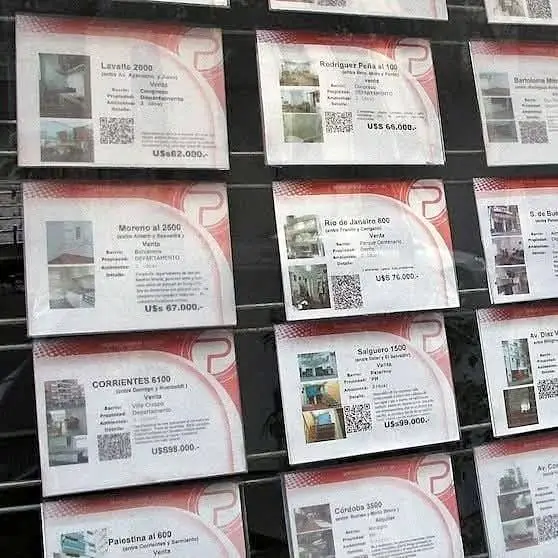 Combo x 18 Exhibidor acrílico 18 x 13,5 cm - Cartel precio vidriera inmobiliaria turismo