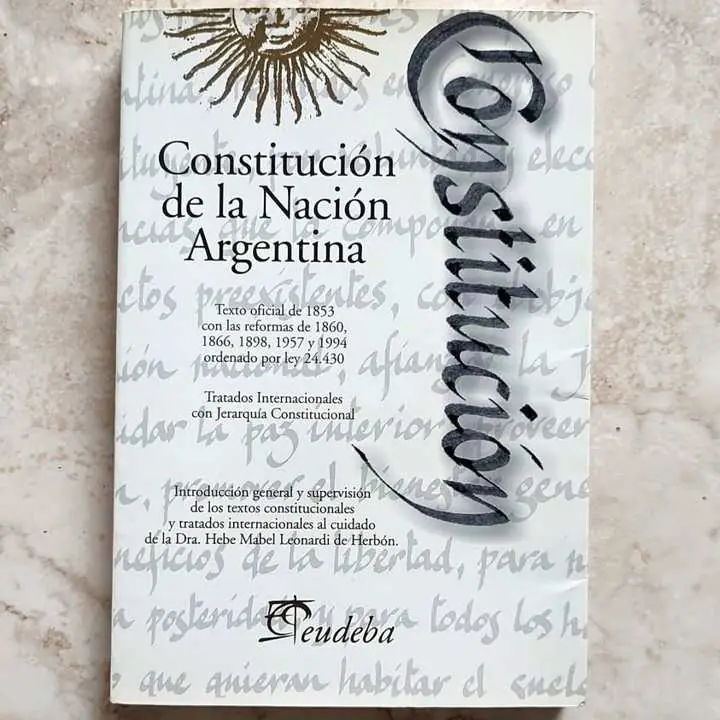 Constitución de la Nación Argentina - Hebe Mabel Leonardi de Herbón - Libro