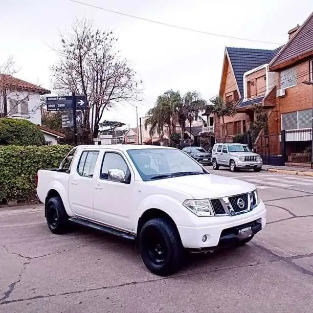 Nissan Frontier LE 4x4