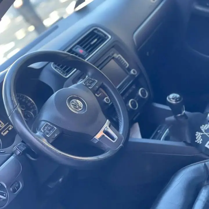 Volkswagen Vento 2.0 (120mil km). todo al día. contado/financiado (2014)