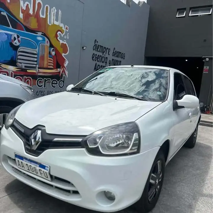 Renault Clio 2016 (102 mil km) Todo al día! Contado . Llévalo con $3.000.000 y cuotas! Contado 8 mil