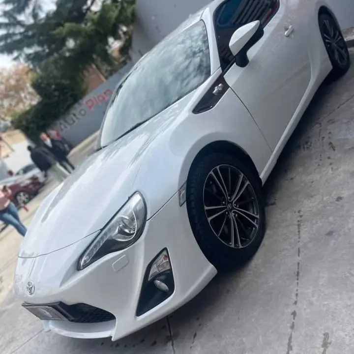 Toyota 86. Año 2014. Todo al día. Se puede financiar. Impecable estado. 64 mil km
