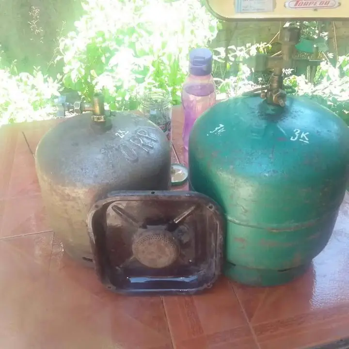Vendo garrafas de 3 y 2 kilos con mechero y pantalla