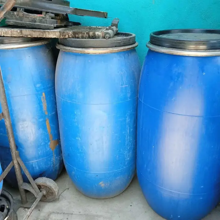 Se vende tachos de 150litros