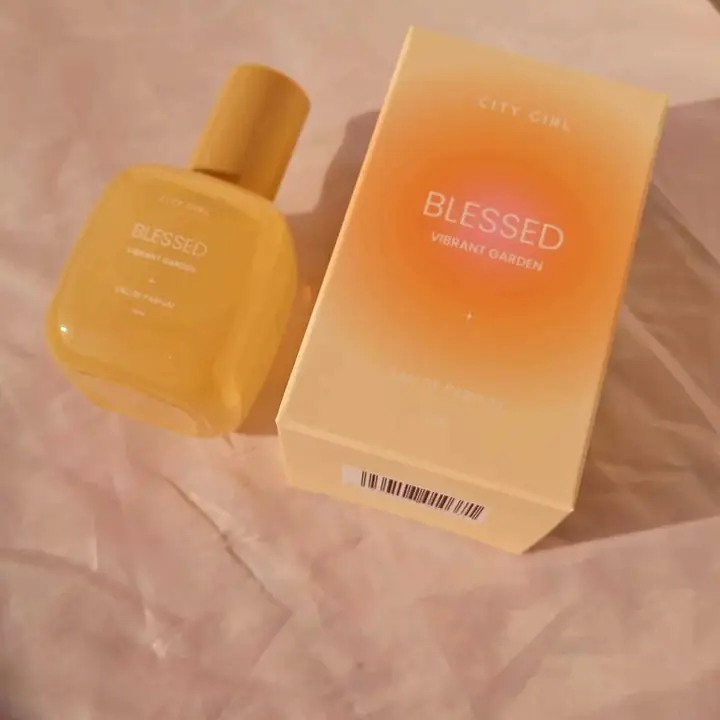 BLESSED - vibrant garden de city girl