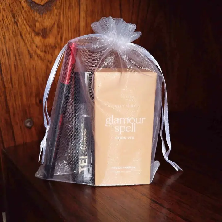 Combo perfume, delineador y máscara