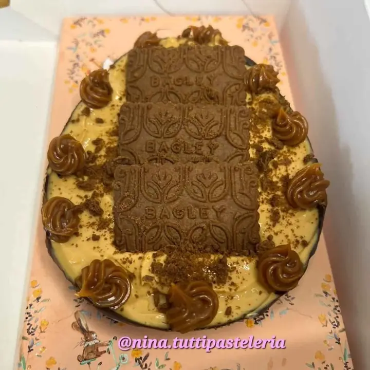 Huevo relleno de chocotorta n15