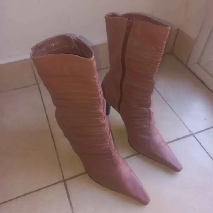 Botas talle 40 via uno rosa pastel