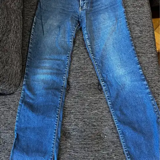 Jean tiro bajo wrangler talle 38