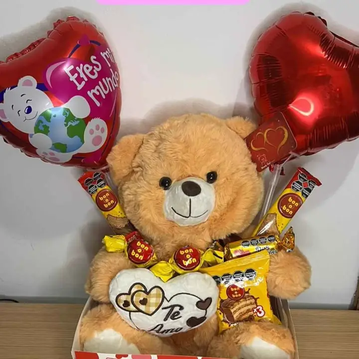 San Valentin peluches y golosinas caja
