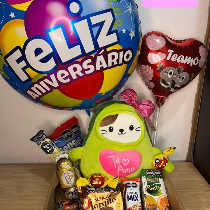 Box aniversario golosinas peluche y globo