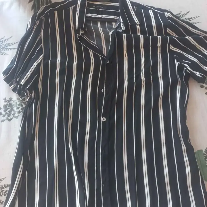 Camisa rayada basement talle L
