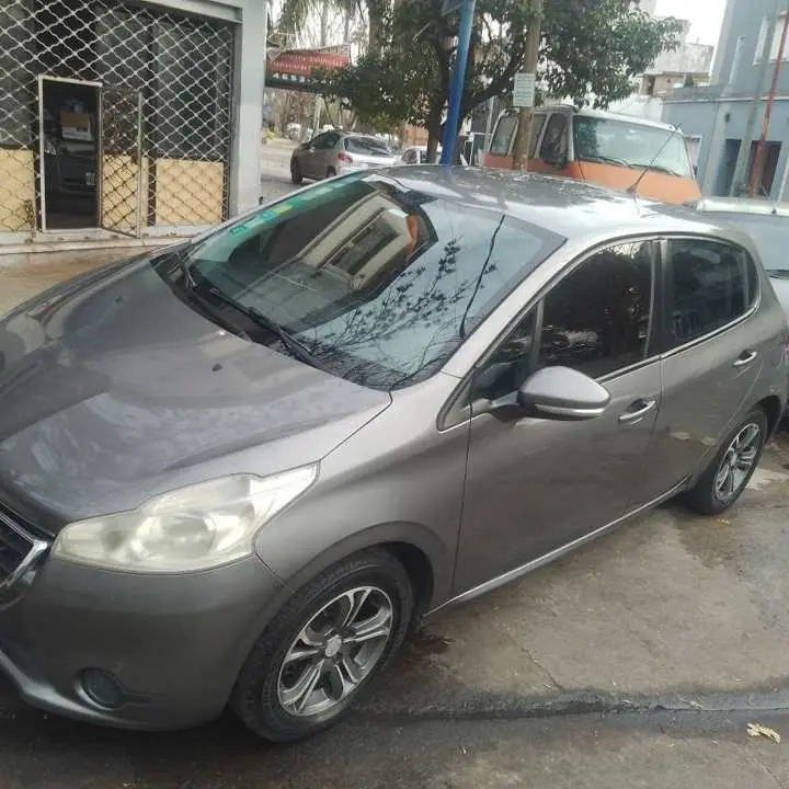 Peugeot 208 2014
