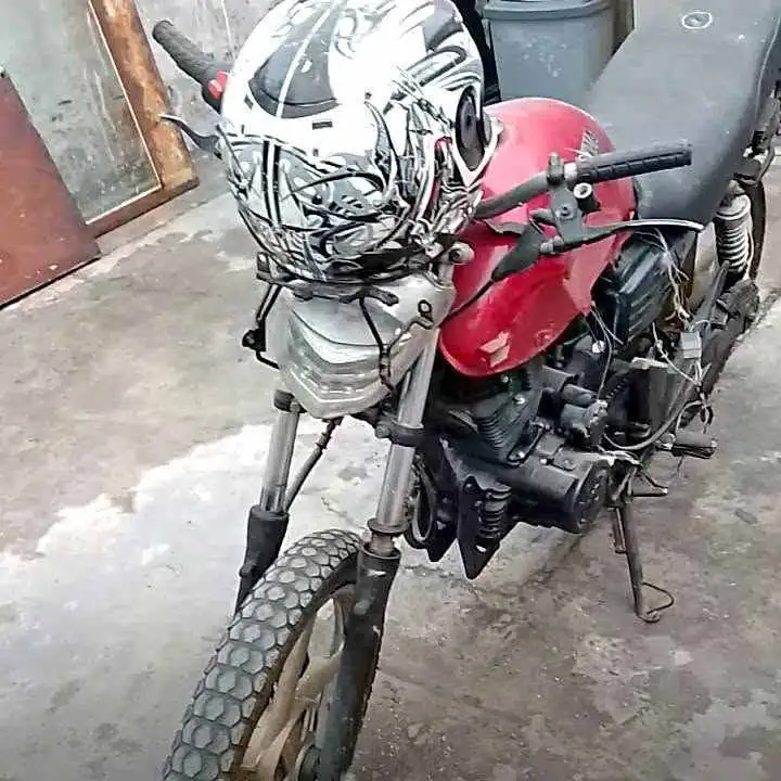Moto brava 180