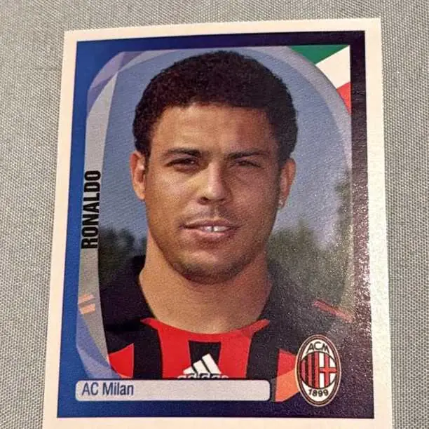 Figurita de Ronaldo Nazario en el Milán 2007-2008