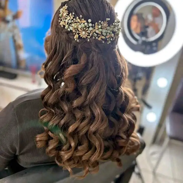 Maquilladora y peinadora a domicilio