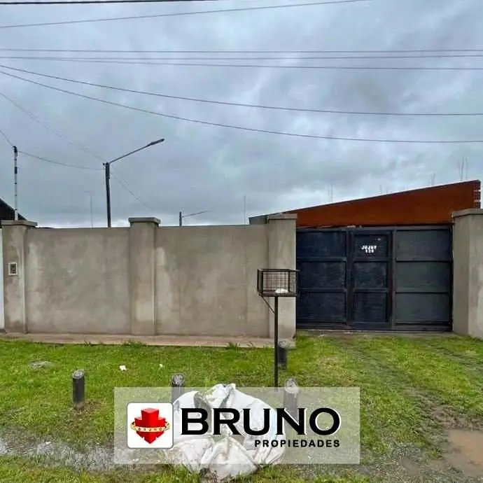 Venta de casa 2 ambientes en francisco alvarez
