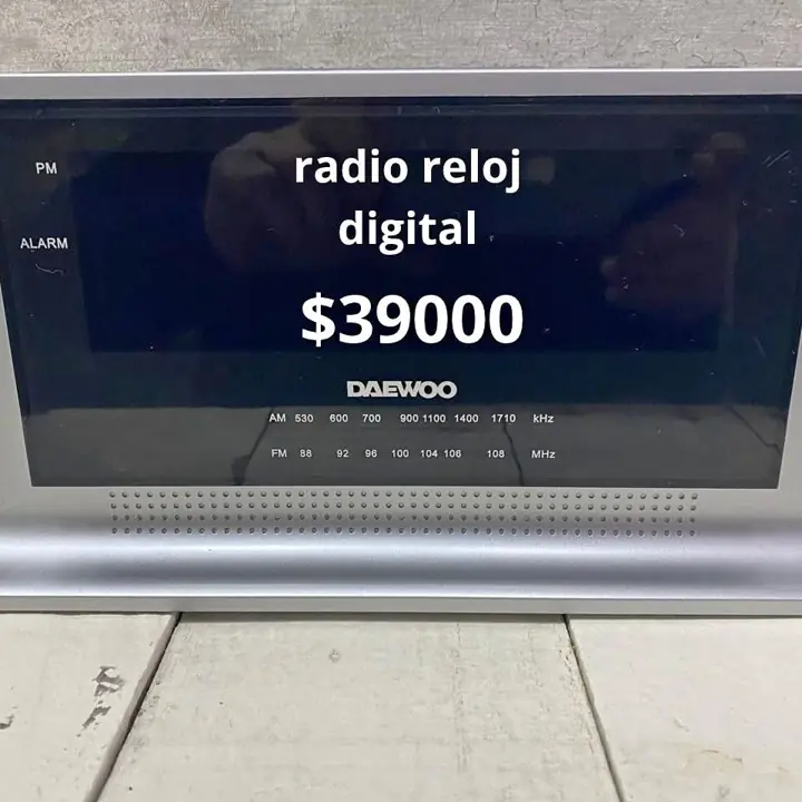 Radioreloj digital como nuevo