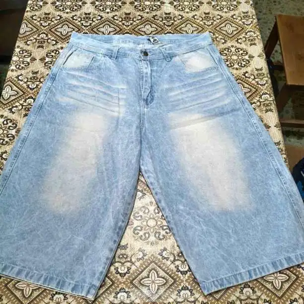 Bermuda baggy bordada sin uso