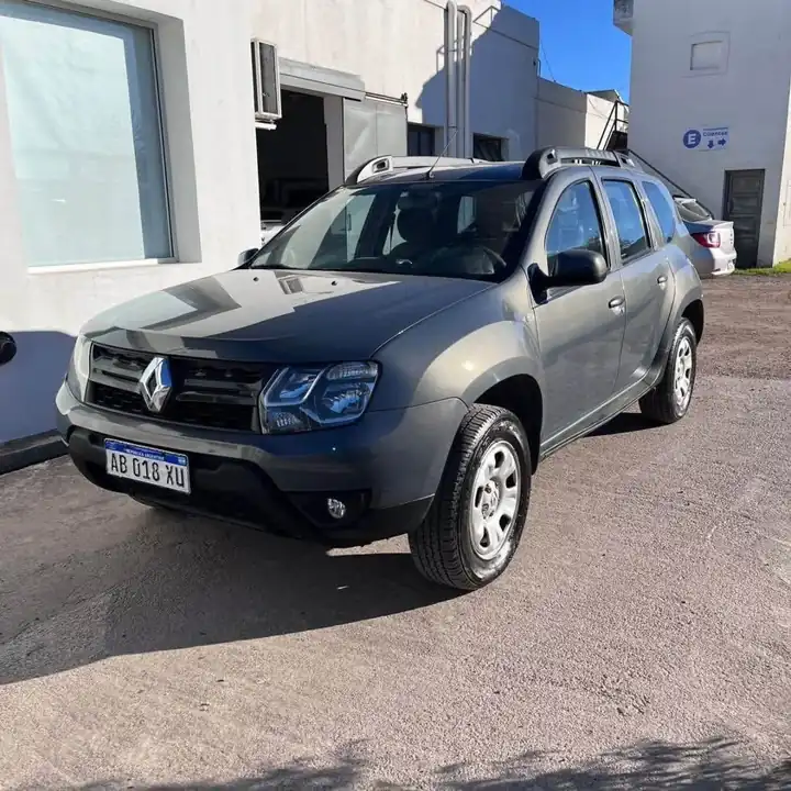 Renault Duster Dynamique Ph2 Año 2017 143mil k.m Nafta Y Gnc de 5ta Excelente Estado