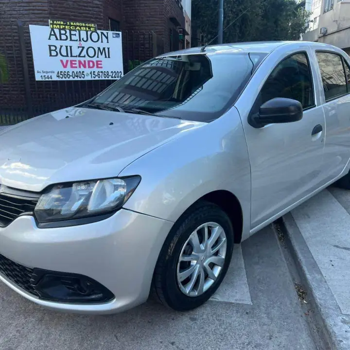 Renault logan 2015 solo 106mil k.m listo para transferir