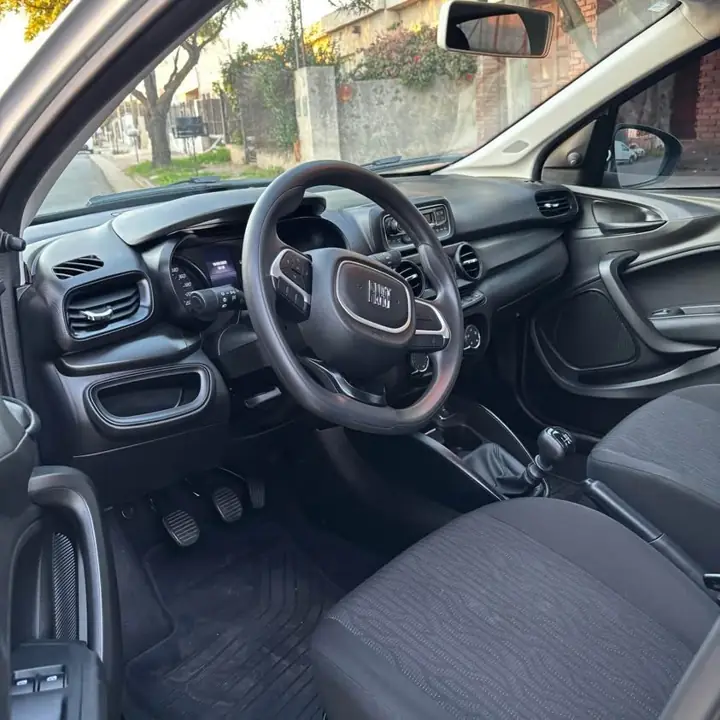 Fiat Cronos Drive Like Año 2024 con 7 mil k.m