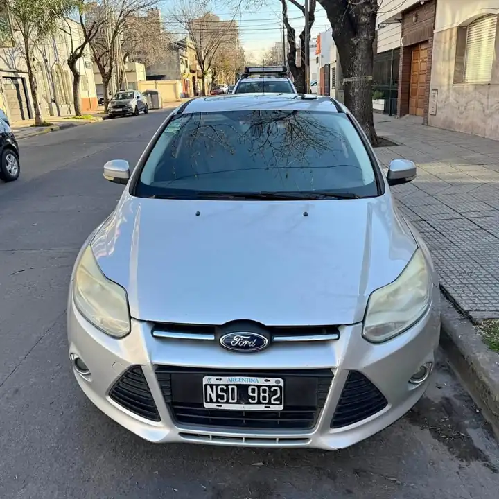 Oportunidad Ford focus 2014 se plus motor 2.0 titular todos los papeles