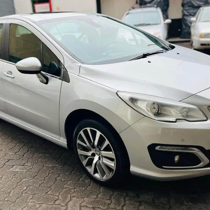 Peugeot 408 Feline FULL Año 2016 1.6 HDI 121mil K.M Techo Solar Camara Trasera permuto ofinancio