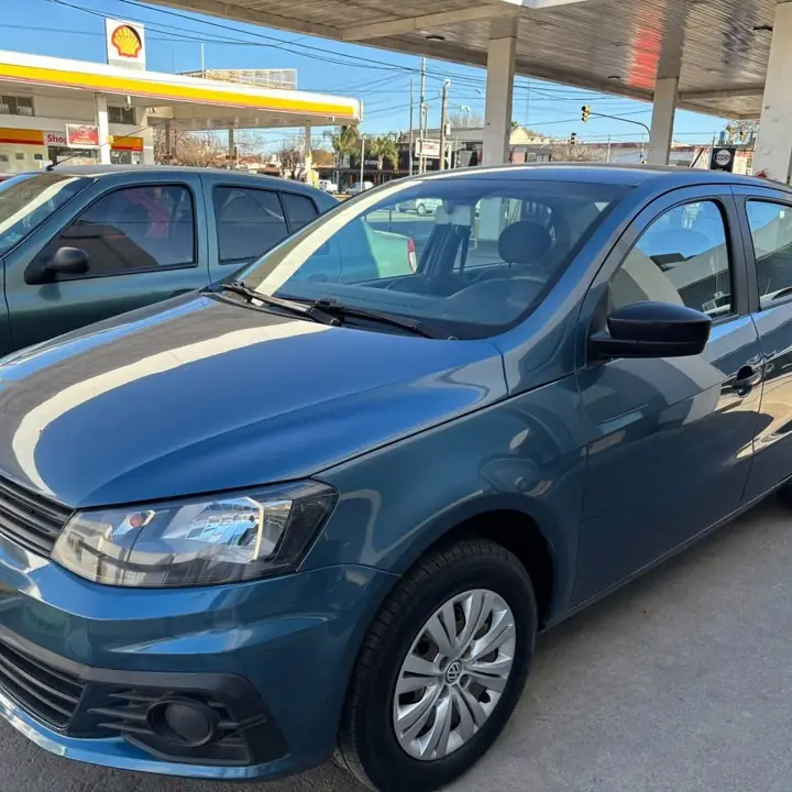 LIQUIDO Vw Voyage Confort 2018 Nafta Y Gnc de 5ta Solo 115mil km Excelente Estado