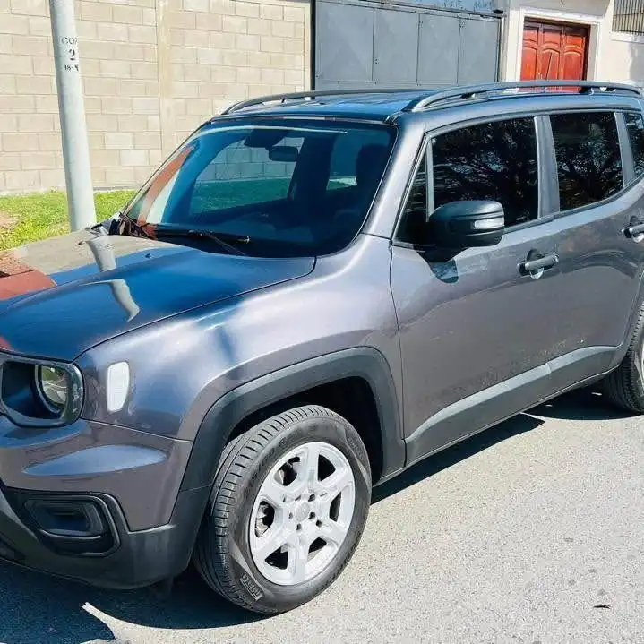 Jeep Renegade Sport AT FULL Año 2023 Motor 1.8 Nafta Solo 13mil k.m permuto financio