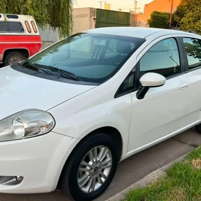 Recibo Menor Fiat Punto Attractive 2012 1.4 Nafta Solo 109mil km Aire Estado único!