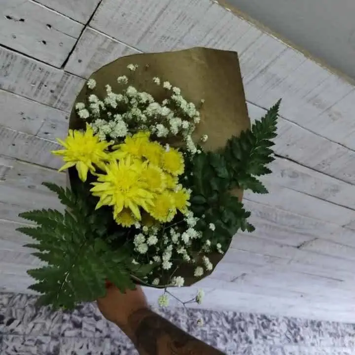 Ramos de flores amarillas