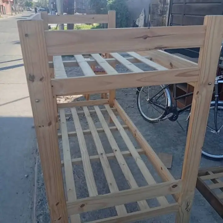 Cama superpuesta con escalerita y guarda