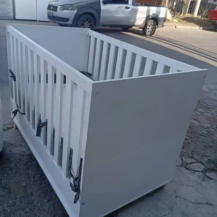 Cuna con colchón impecable