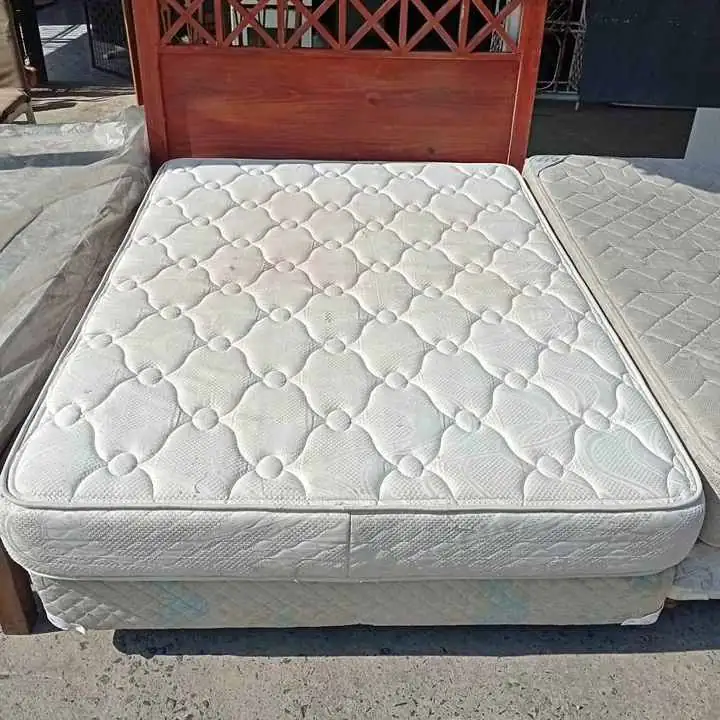 Somier de dos plazas más respaldo!