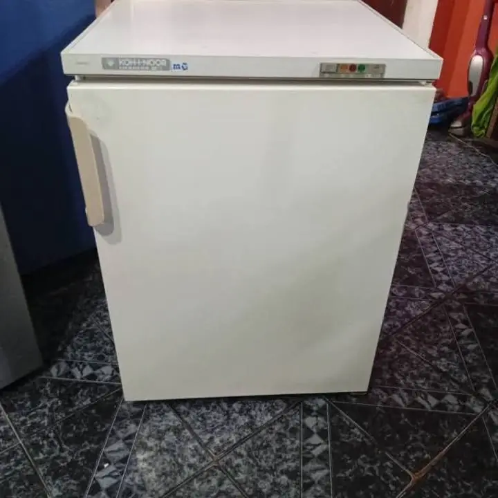 Frizzer bajo mesada kohinoor