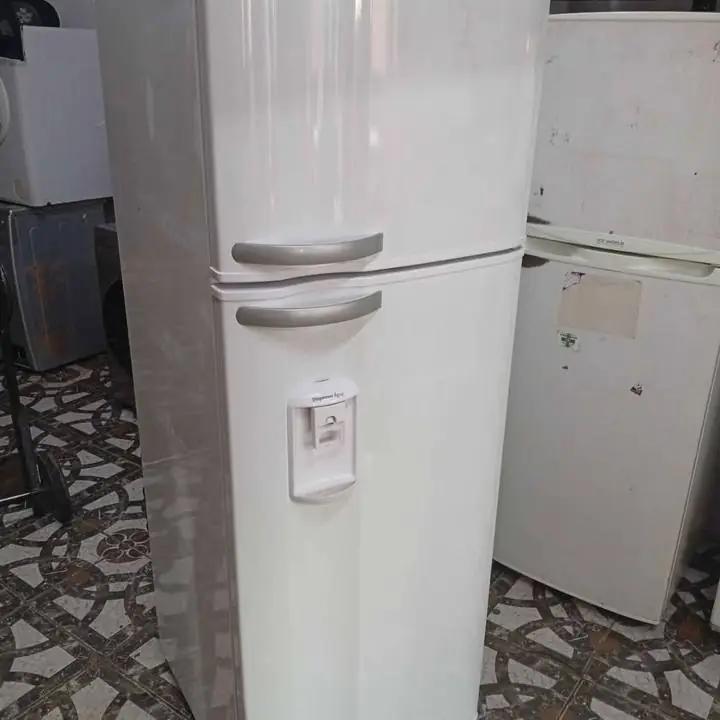 Impecable heladera Electrolux con dispensador!liquido funcionando