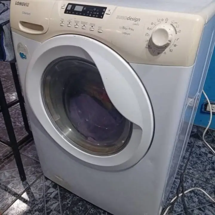 Lavasecarropa longvie de 8 kg ,5 kg de secado
