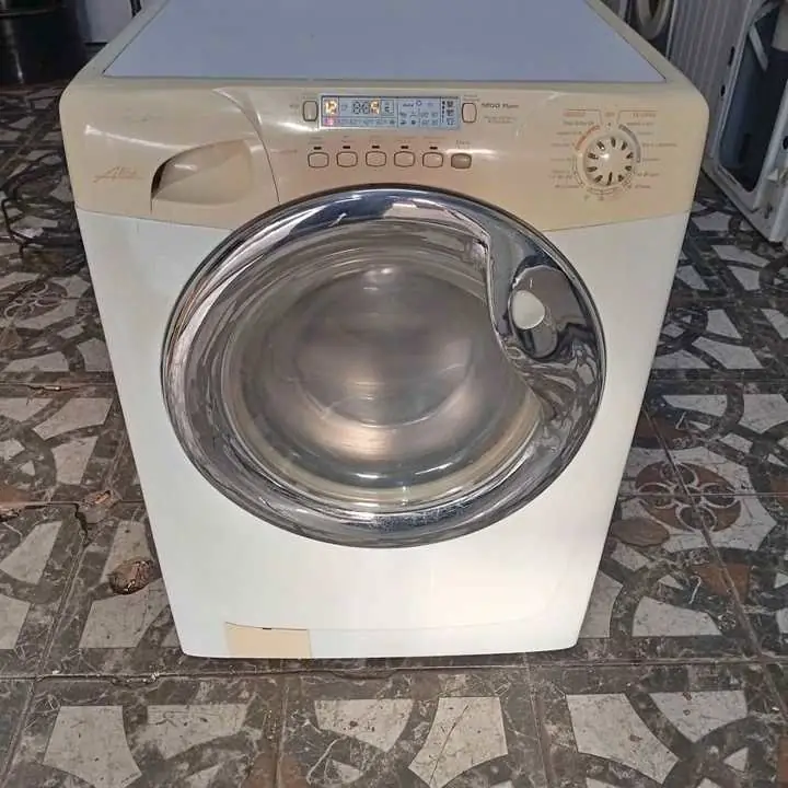Lavasecarropas Candy de 7 kg impecable! Ropa sale lista a guardar!