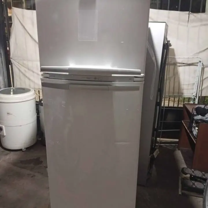 Vendo mi heladera orijinal jamás reparada andando perfecto