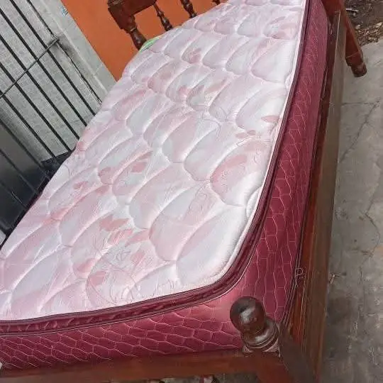Cama algarrobo más colchón impecablee