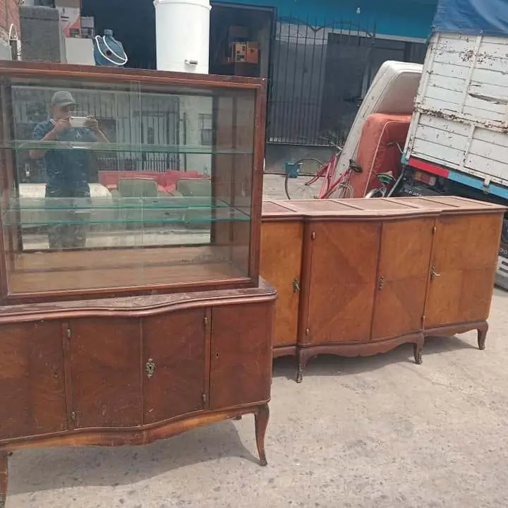 Muebles vitrina y bajo antiguo