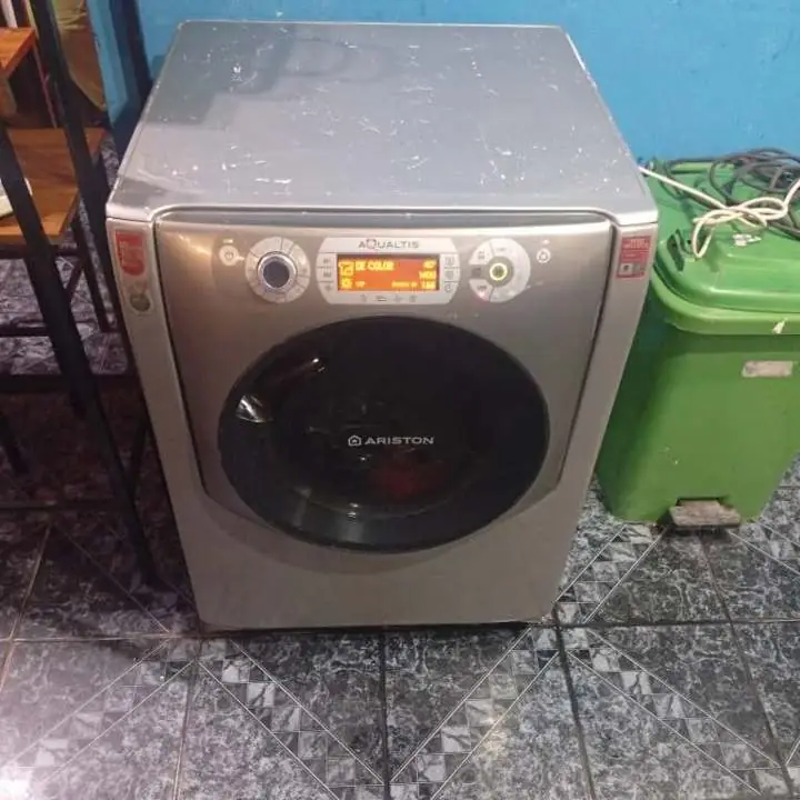 Lavasecarropas ariston de 10 kilos!